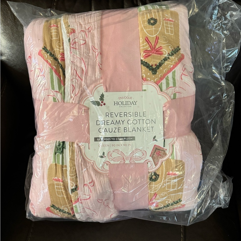 Envogue Holiday Reversible Cotton Gauze Blanket - Pink bows Queen bedding